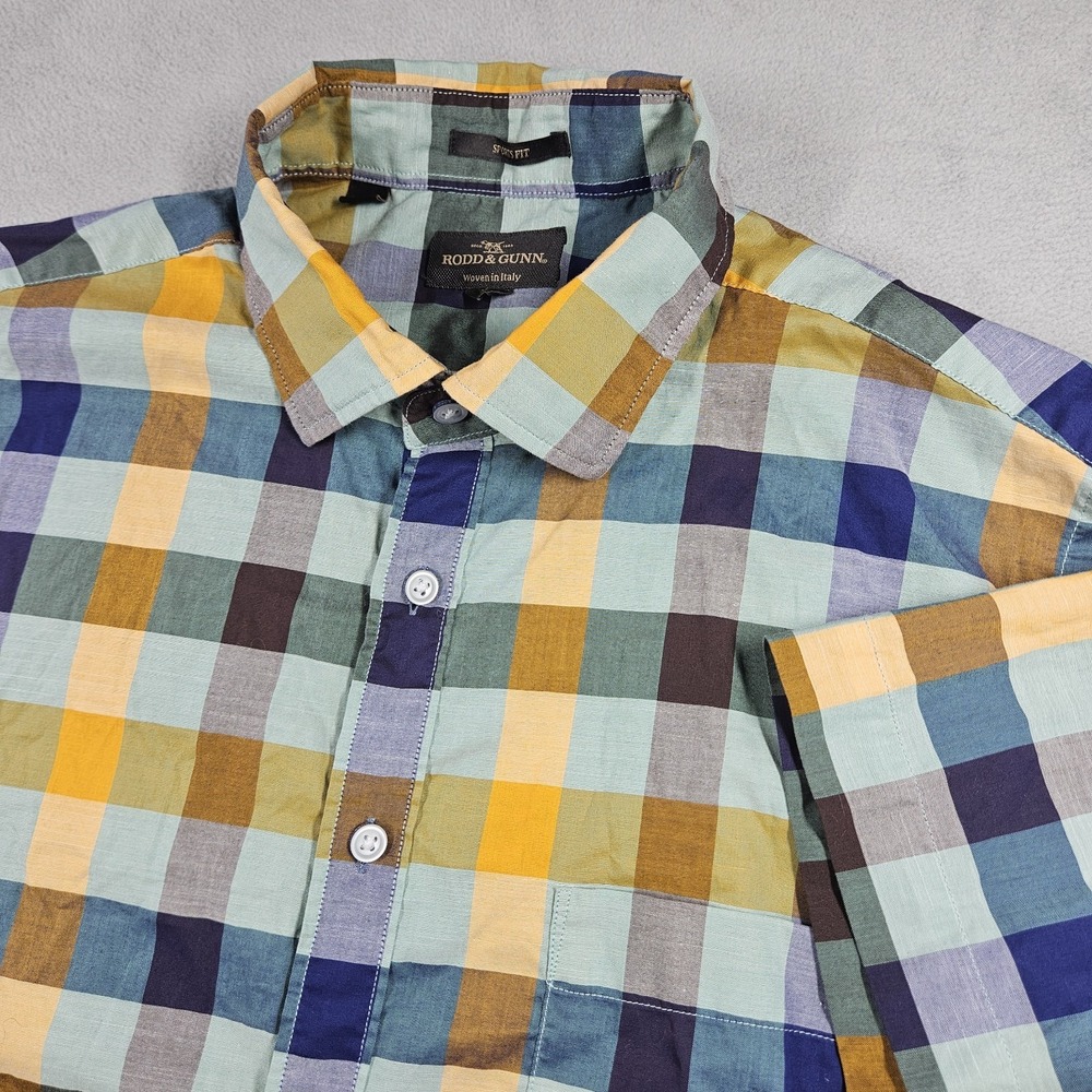 Rodd & Gunn Button Up Shirt Mens Medium Sports Fit Cotton Plaid Woven in Italy